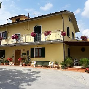 Nonno Pio Villa Офида Exterior photo