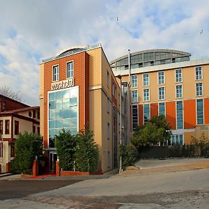 Wes Hotel Коджаели Exterior photo