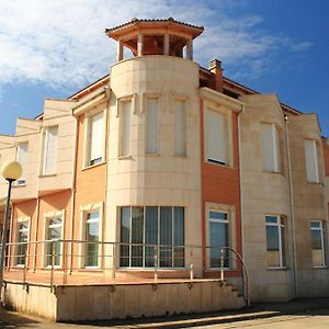 Hostal Castilla Hotel Бенавенте Exterior photo