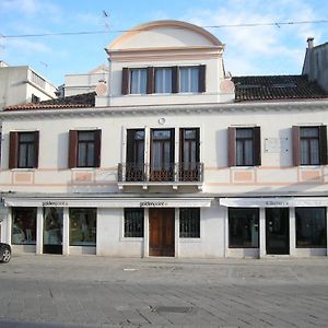 Casa Di Carlo Goldoni - Dimora Storica Bed & Breakfast Чоджия Exterior photo