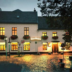 Landhaus Michels Garni Hotel Карст Exterior photo