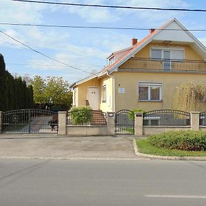 Kata Vendeghaz Hotel Bük Exterior photo