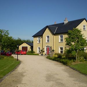 Newlands Lodge Килкени Exterior photo