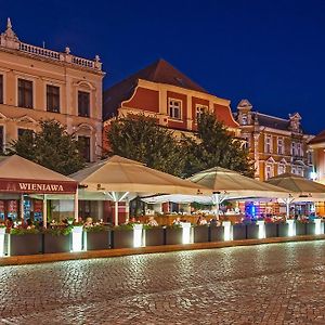 Wieniawa Hotel Лешно Exterior photo