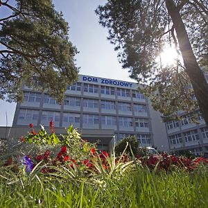 Dom Zdrojowy Hotel Цехоцинек Exterior photo