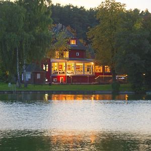 Leutloff'S Am See Hotel Цойтен Exterior photo