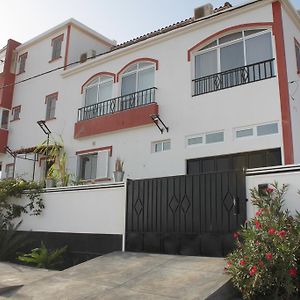 Yria Residencial Bed & Breakfast Porto Novo Exterior photo