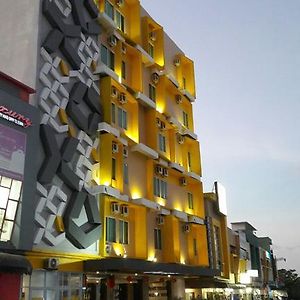 Kaliban Hotel Batam Exterior photo