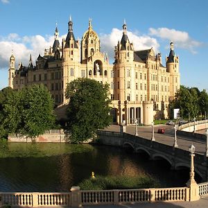 A&S Ferienzentrum Schwerin Hotel Шверин Exterior photo