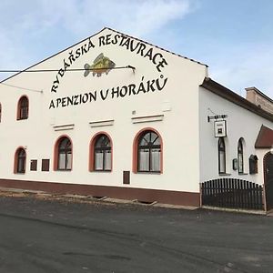 Rybarska Restaurace A Penzion U Horaku Hotel Uničov Exterior photo