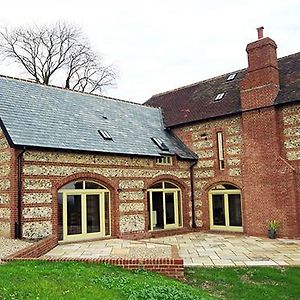 Lodge Farmhouse Bed And Breakfast Солсбъри Exterior photo