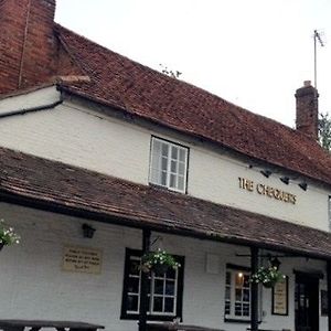 The Chequers Inn Амършам Exterior photo