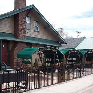 Buffalo Pointe Inn Уилямс Exterior photo