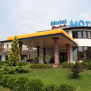 Motel Drabek Тарновске Гори Exterior photo