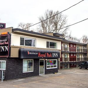 Okanagan Royal Park Inn By Elevate Rooms Вeрнoн Exterior photo