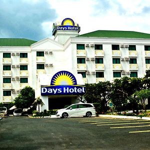 Days Hotel By Wyndham Batangas Exterior photo