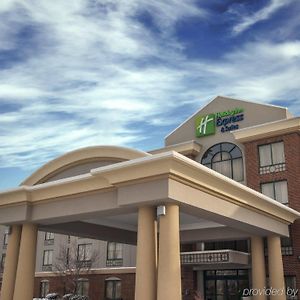 Holiday Inn Express & Suites Buffalo Airport, An Ihg Hotel Чийктоуага Exterior photo