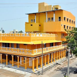 Hotel Anandhiram Heritage Карайкал Exterior photo