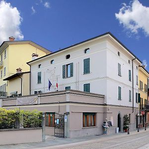 Hotel La Fenice Киари Exterior photo