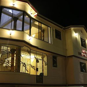 Hotel Luxe Confort Порт о Пренс Exterior photo