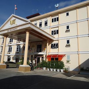 Phadaeng Hotel Убон Ратчатани Exterior photo