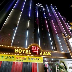 Jjak Hotel Чеонджу Exterior photo