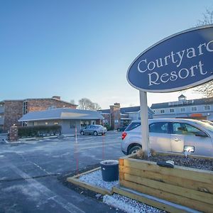 Courtyard Resort Хаянис Exterior photo