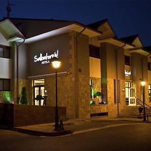 Hotel Salbatoreh Беасаин Exterior photo