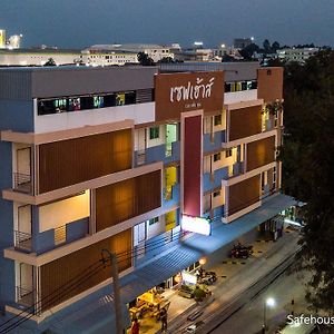 Safehouses Nakhonsawan Накхон Сауан Exterior photo