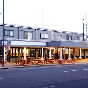 Commodore Motor Inn Албъри Exterior photo