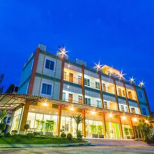 Ubon Best Place Aparthotel Убон Ратчатани Exterior photo