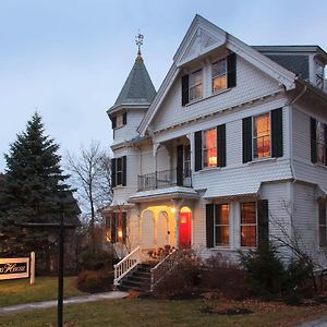 Lang House On Main Street Bed & Breakfast Bed & Breakfast Бърлингтън Exterior photo