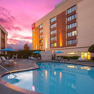 Red Lion Hotel & Conference Center - Seattle/Рентън Exterior photo