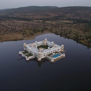 Juesta Lake Nahargarh Palace, Chittorgarh Hotel Pārsoli Exterior photo