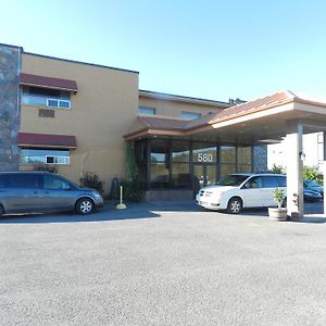 L'Auberge De L'Aeroport Inn Дорвал Exterior photo