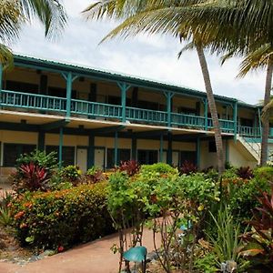 Island Beachcomber Hotel Altona Exterior photo