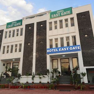 Dazzling East Gate Hotel Агра Exterior photo