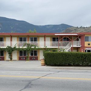 Maple Leaf Motel Inn Towne Осойос Exterior photo