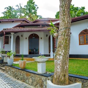 Villa Kumana - Unawatuna Гале Exterior photo