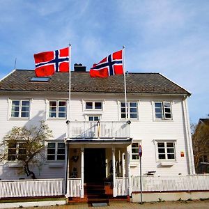 Opsahl Gjestegaard Hotel Bodø Exterior photo