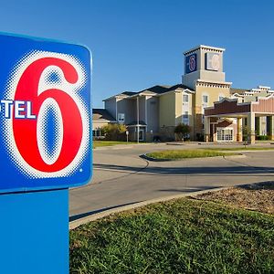 Motel 6-Valley Center, Ks Park City Exterior photo