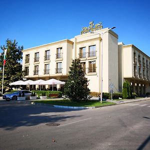 Хотел Париш Hotel Свиленград Exterior photo