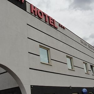 Hotel Sunny Познан Exterior photo