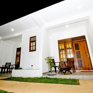 Sirisara Holiday Resort Анурадхапура Exterior photo