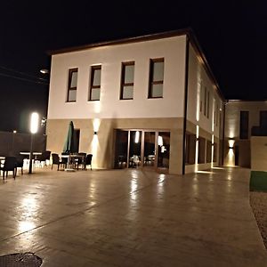 Hotel Entrerailes Касаларейна Exterior photo