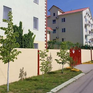 Частные Апартаменты Мезенцевых Затока Exterior photo