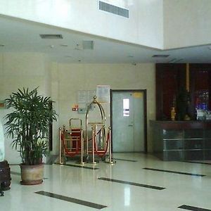 Feng Qi Hotel Жинан Interior photo