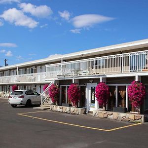 Plaza Motel Пентиктън Exterior photo