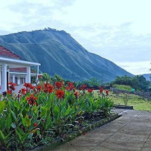 Rinjani Hill Hotel Сембалун Лауанг Exterior photo