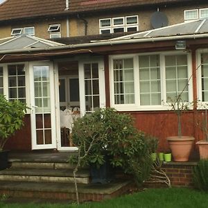 Colnbrook Lodge Guest House Слау Exterior photo